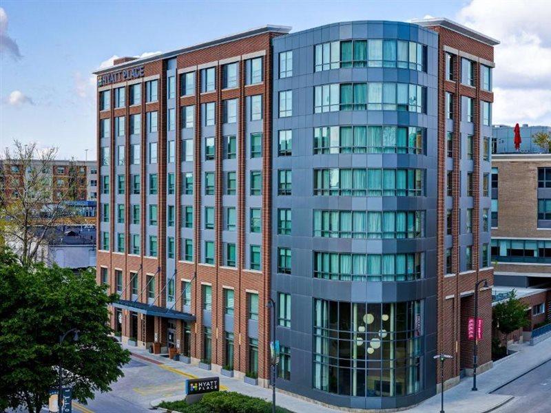 Hyatt Place / Normal 3*