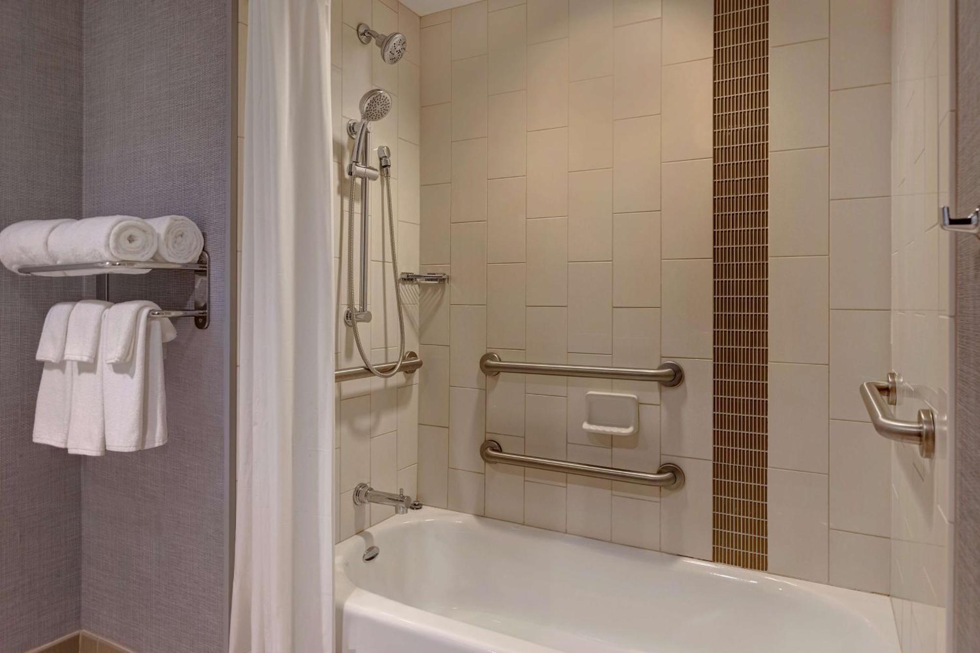 Hotel Hyatt Place / Normal 3*